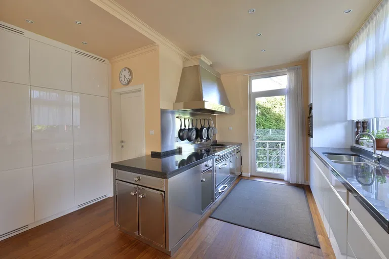 Starodvorská, Lysolaje - Praha 6 | Prenájom, Rodinný dom, 6-izbový, 409 m²