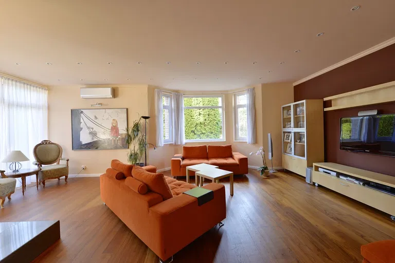 Starodvorská, Lysolaje - Praha 6 | Prenájom, Rodinný dom, 6-izbový, 409 m²