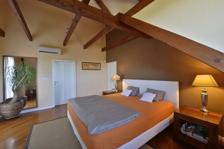 Starodvorská, Lysolaje - Praha 6 | Prenájom, Rodinný dom, 6-izbový, 409 m²