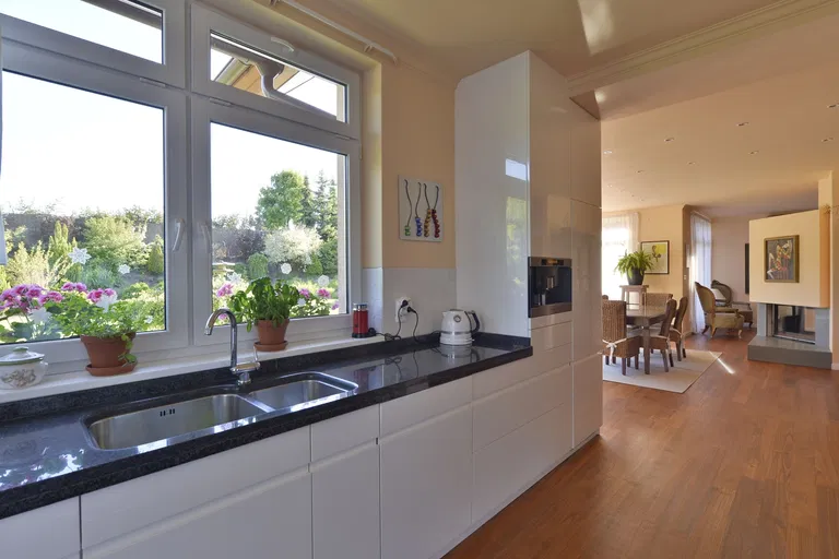 Starodvorská, Lysolaje - Praha 6 | Prenájom, Rodinný dom, 6-izbový, 409 m²