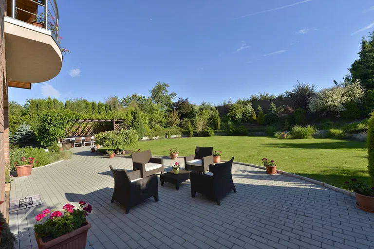 Starodvorská, Lysolaje - Praha 6 | Prenájom, Rodinný dom, 6-izbový, 409 m²
