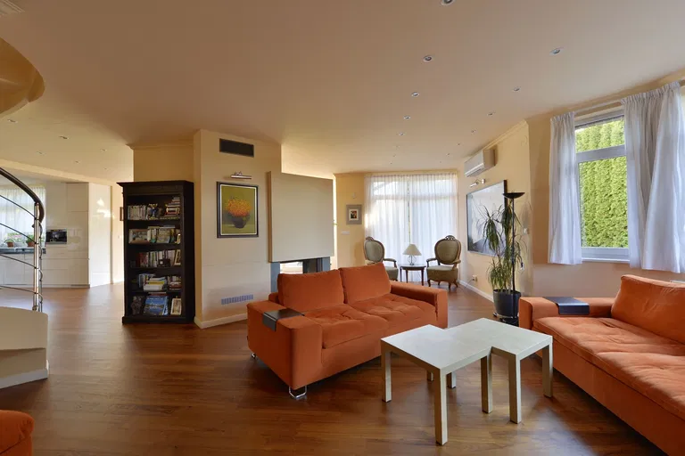 Starodvorská, Lysolaje - Praha 6 | Prenájom, Rodinný dom, 6-izbový, 409 m²