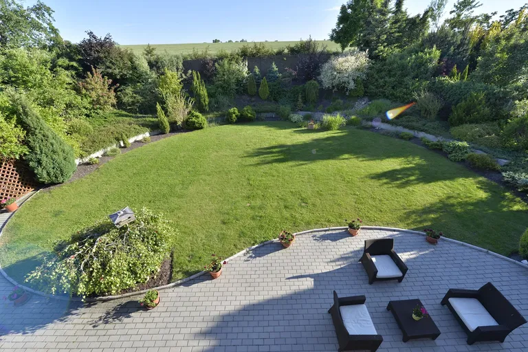 Starodvorská, Lysolaje - Praha 6 | Prenájom, Rodinný dom, 6-izbový, 409 m²