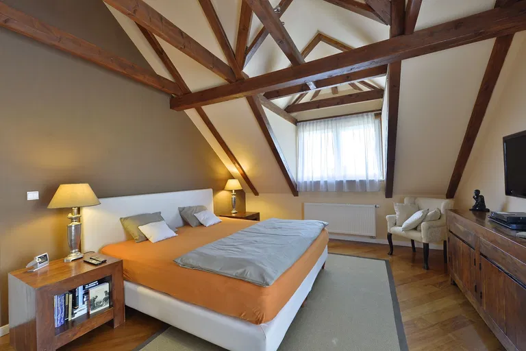 Starodvorská, Lysolaje - Praha 6 | Prenájom, Rodinný dom, 6-izbový, 409 m²