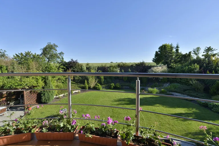 Starodvorská, Lysolaje - Praha 6 | Prenájom, Rodinný dom, 6-izbový, 409 m²