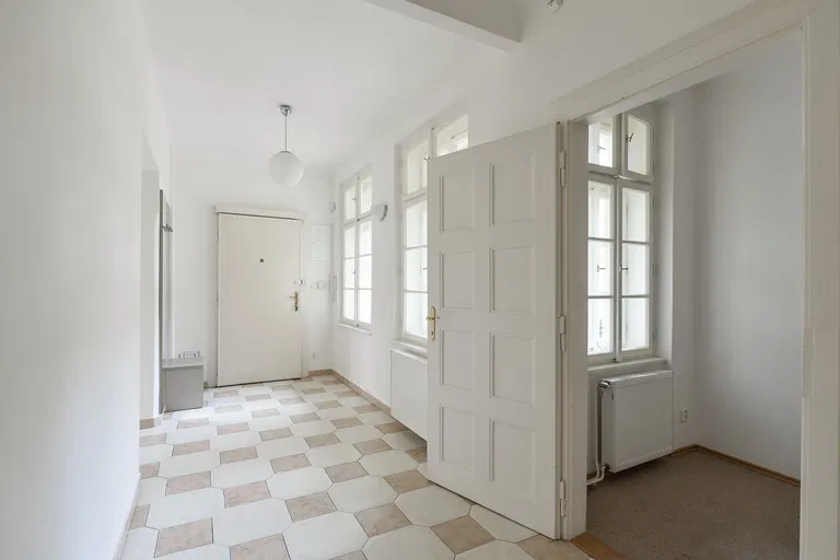 Ostrovní, Nové Město - Prague 1 | Sale, Apartment, One-bedroom (2+1), 111 m²