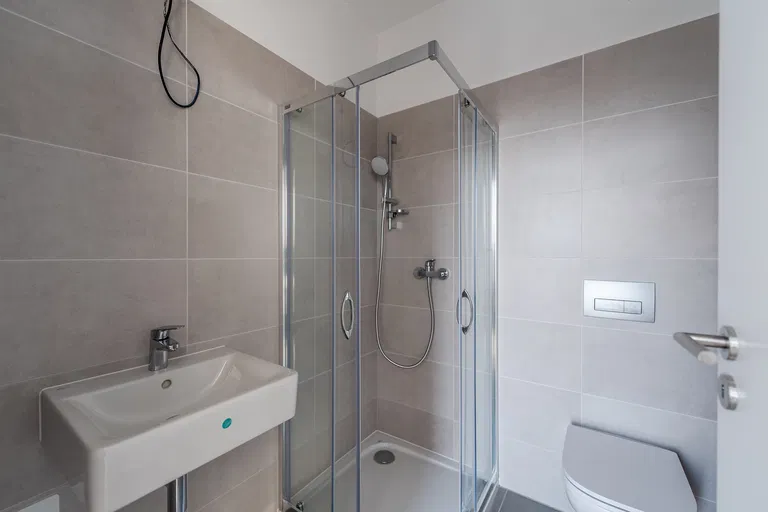 Fialová, Petržalka - Bratislava V | Predaj, Byt, 4-izbový, 137 m²