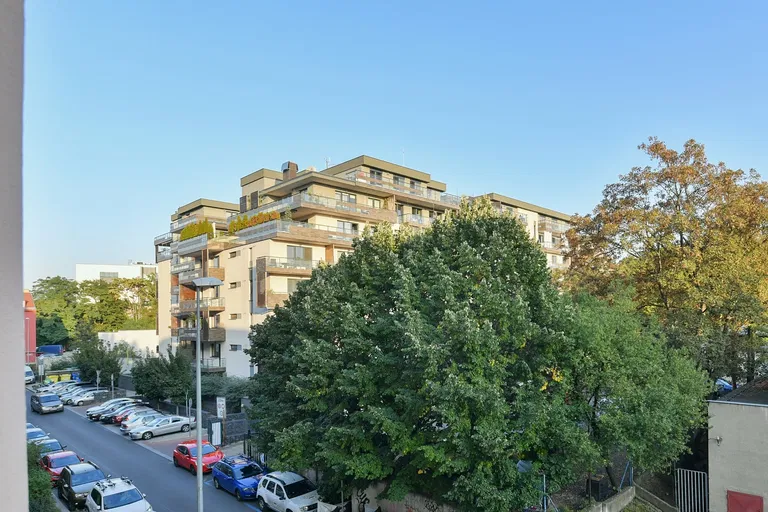 V Mezihoří, Libeň - Prague 8 | Sale, Apartment, One-bedroom (2+1), 71 m²