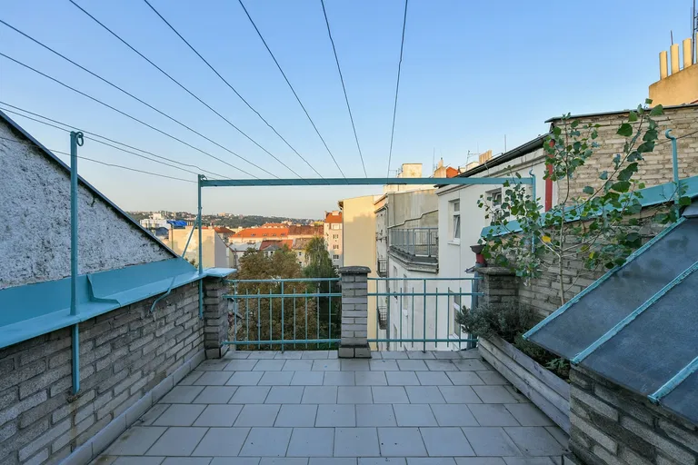V Mezihoří, Libeň - Prague 8 | Sale, Apartment, One-bedroom (2+1), 71 m²