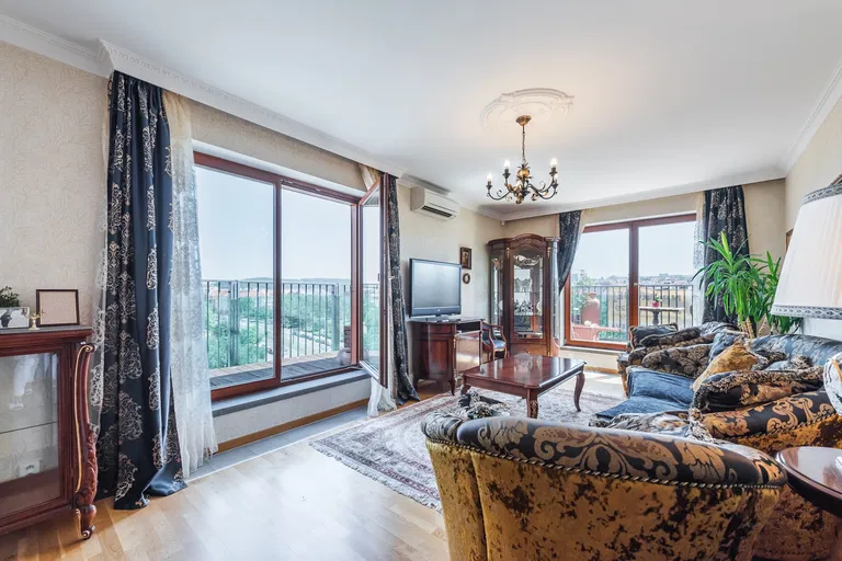 Vršovická, Vršovice - Prague 10 | Sale, Apartment, Three-bedroom (4+kk), 149 m²