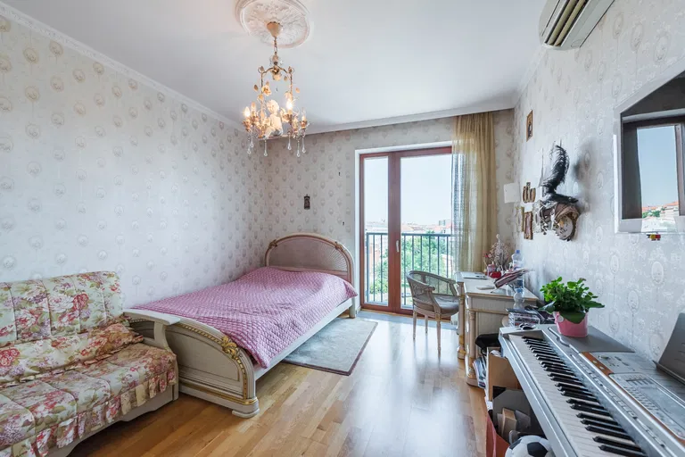 Vršovická, Vršovice - Prague 10 | Sale, Apartment, Three-bedroom (4+kk), 149 m²