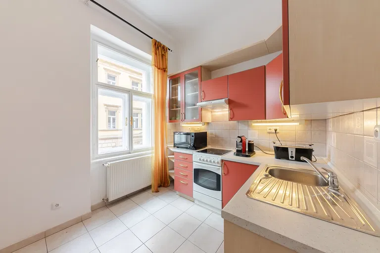 Šafaříkova, Vinohrady - Prague 2 | Sale, Apartment, One-bedroom (2+1), 76 m²