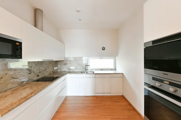Pod Lipkami, Smíchov - Praha 5 | Prenájom, Rodinný dom, 7-izbový, 320 m²