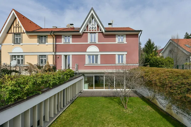 Pod Lipkami, Smíchov - Praha 5 | Prenájom, Rodinný dom, 7-izbový, 320 m²