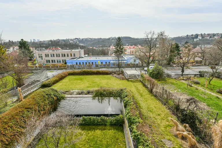 Pod Lipkami, Smíchov - Praha 5 | Prenájom, Rodinný dom, 7-izbový, 320 m²