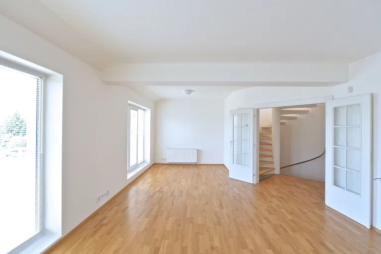 U Nás, Braník - Prague 4 | Rent, Apartment, Three-bedroom (4+kk), 147 m²