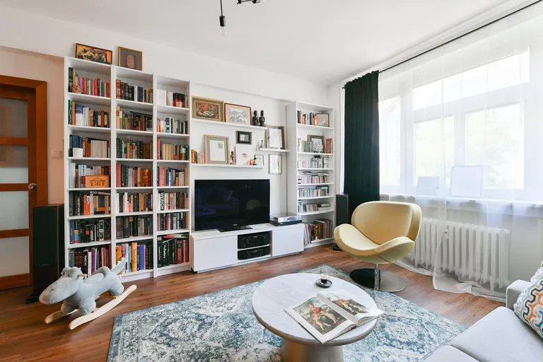 Komunardů, Holešovice - Prague 7 | Sale, Apartment, One-bedroom (2+kk), 61 m²