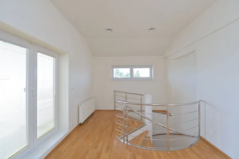 U Nás, Braník - Prague 4 | Rent, Apartment, Three-bedroom (4+kk), 147 m²