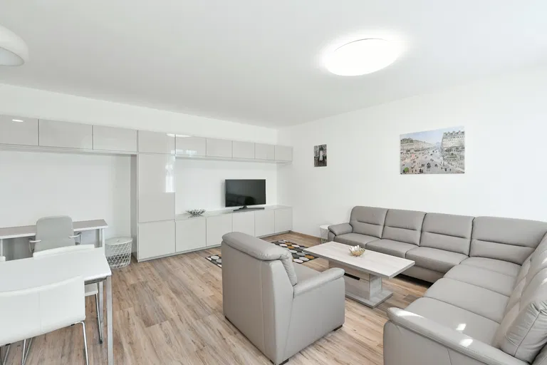 Evropská, Dejvice - Praha 6 | Prenájom, Byt, 2-izbový, 73 m²