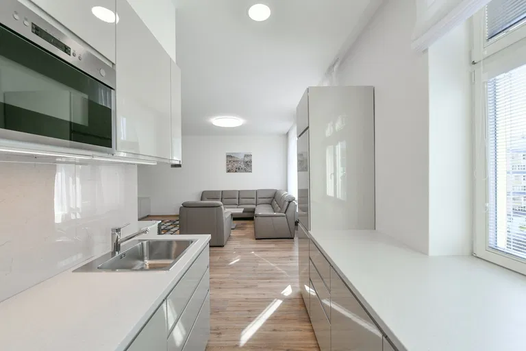 Evropská, Dejvice - Praha 6 | Prenájom, Byt, 2-izbový, 73 m²