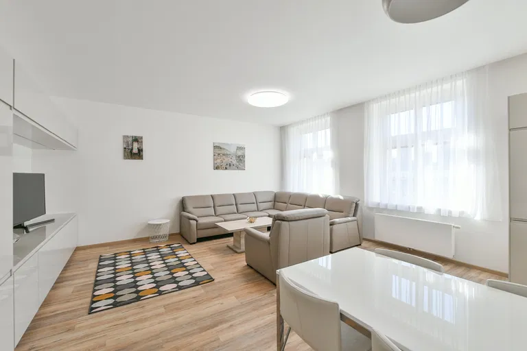 Evropská, Dejvice - Praha 6 | Prenájom, Byt, 2-izbový, 73 m²