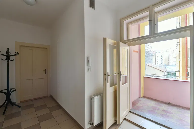 Na Jezerce, Nusle - Prague 4 | Sale, Apartment, Two-bedroom (3+kk), 109 m²