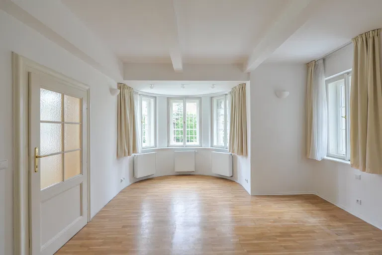 U Laboratoře, Střešovice - Praha 6 | Prenájom, Byt, 2-izbový, 86 m²