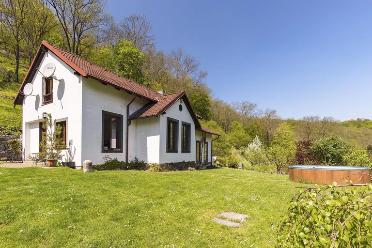 V Šáreckém údolí, Dejvice - Prague 6 | Sale, House, Four-bedroom (5+1), 225 m²