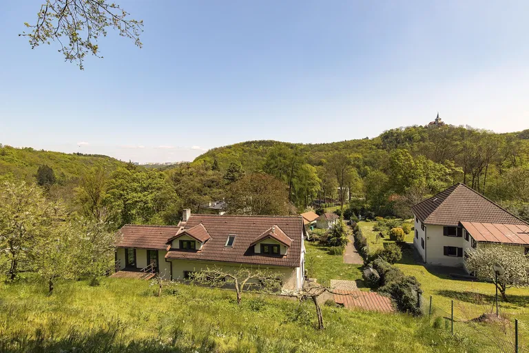 V Šáreckém údolí, Dejvice - Prague 6 | Sale, House, Four-bedroom (5+1), 225 m²