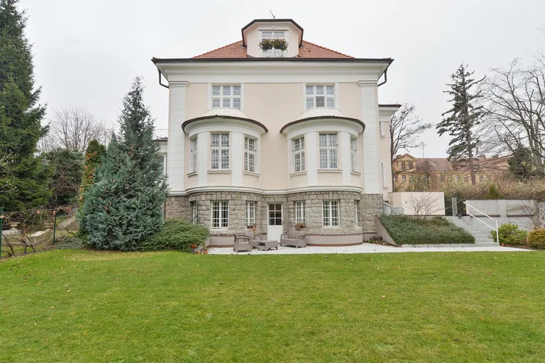 U Laboratoře, Střešovice - Praha 6 | Prenájom, Byt, 2-izbový, 86 m²