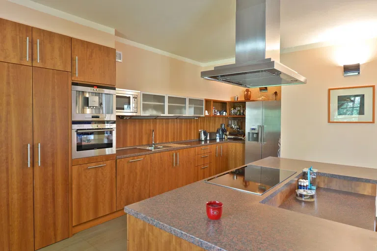 Horní Lomnice, Kunice - Praha-východ | Predaj, Rodinný dom, 6-izbový, 517 m²