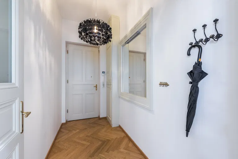 Ve Smečkách, Nové Město - Prague 1 | Rent, Apartment, One-bedroom (2+kk), 62 m²