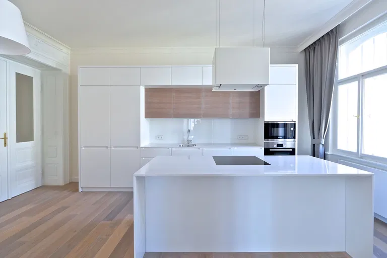 náměstí Jiřího z Poděbrad, Vinohrady - Praha 3 | Prenájom, Byt, 3-izbový, 137 m²