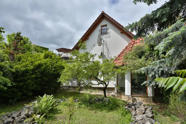 Novochuchelská, Velká Chuchle - Prague 5 | Sale, House, Three-bedroom (4+kk), 161 m²