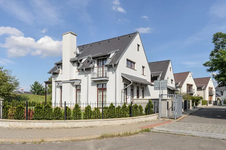 Žitavská, Benice - Prague 10 | Sale, House, Three-bedroom (4+kk), 173 m²
