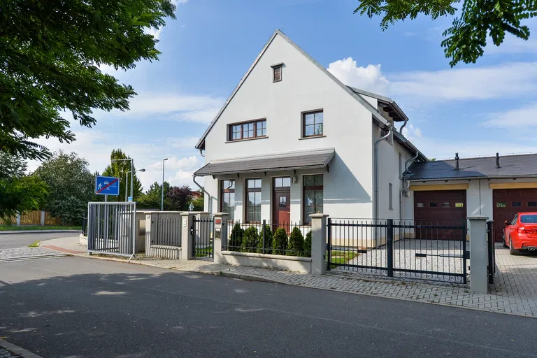 Žitavská, Benice - Prague 10 | Sale, House, Three-bedroom (4+kk), 173 m²
