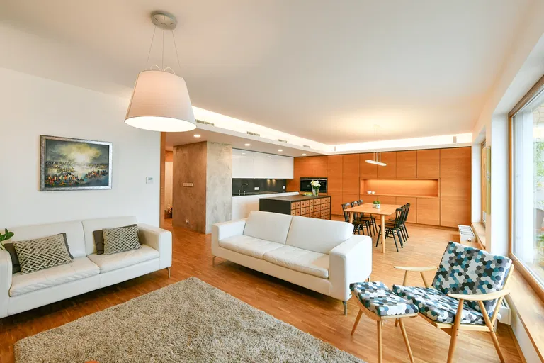 V Třešňovce, Hrdlořezy - Prague 9 | Sale, Apartment, Three-bedroom (4+kk), 171 m²