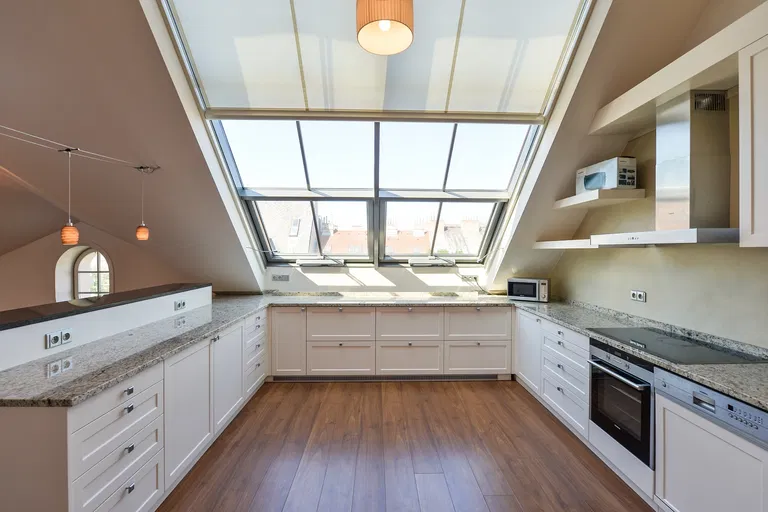 Čechova, Bubeneč - Praha 7 | Prenájom, Byt, 5-izbový, 250 m²