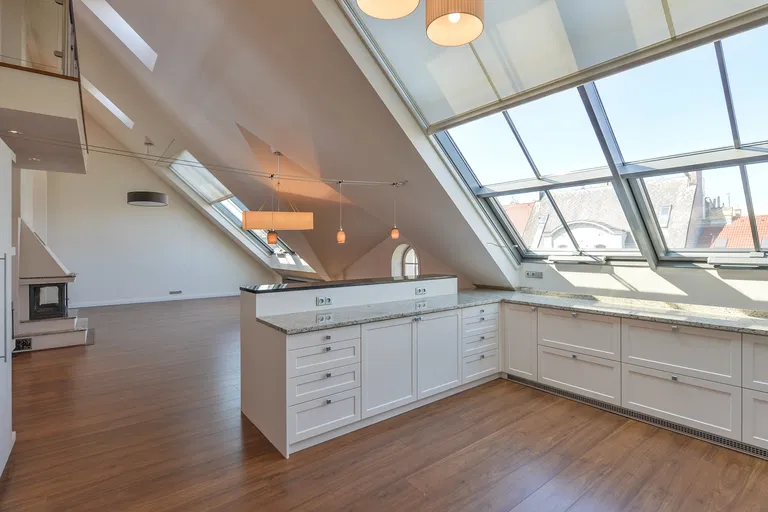 Čechova, Bubeneč - Praha 7 | Prenájom, Byt, 5-izbový, 250 m²