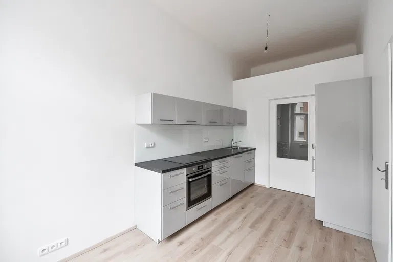 Na Výšinách, Bubeneč - Praha 7 | Prenájom, Byt, 2-izbový, 35 m²