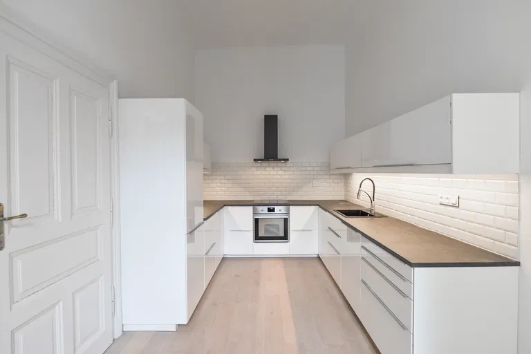 Zborovská, Smíchov - Praha 5 | Prenájom, Byt, 2-izbový, 86 m²