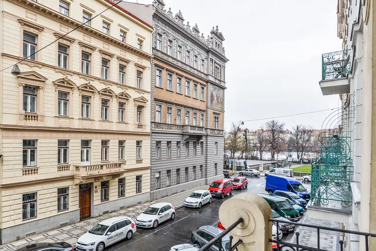 Zborovská, Smíchov - Praha 5 | Prenájom, Byt, 2-izbový, 86 m²