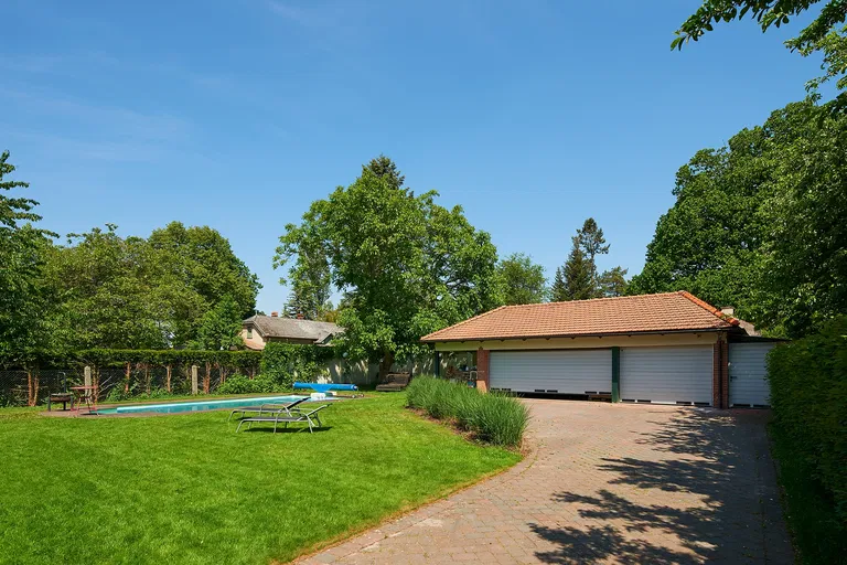 Krovova, Klánovice - Prague 9 | Sale, House, Six-bedroom (7+kk), 250 m²