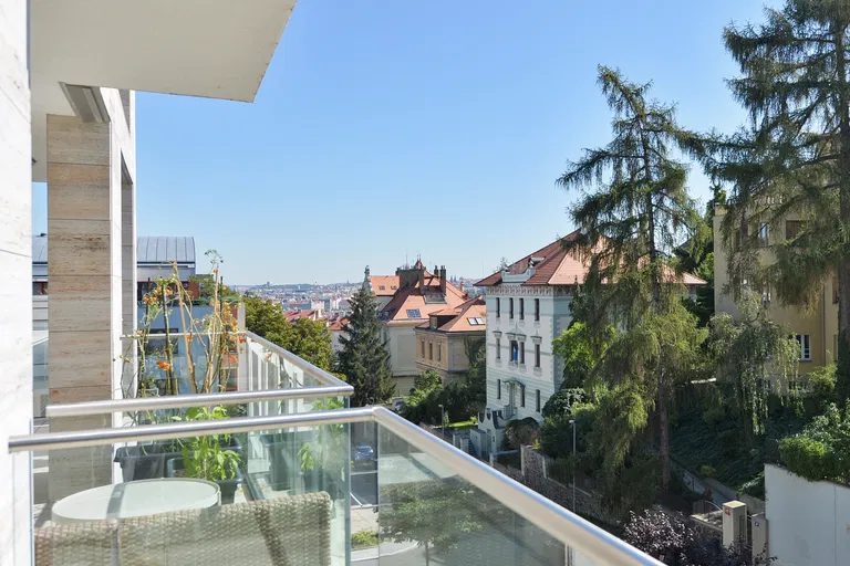 U Nikolajky, Smíchov - Prague 5 | Sale, Apartment, Three-bedroom (4+kk), 122 m²