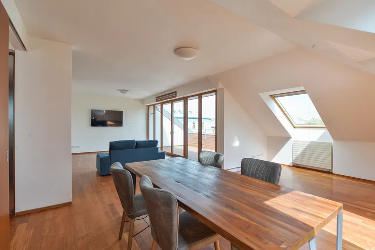 Pod Kaštany, Bubeneč - Praha 6 | Prenájom, Byt, 3-izbový, 145 m²