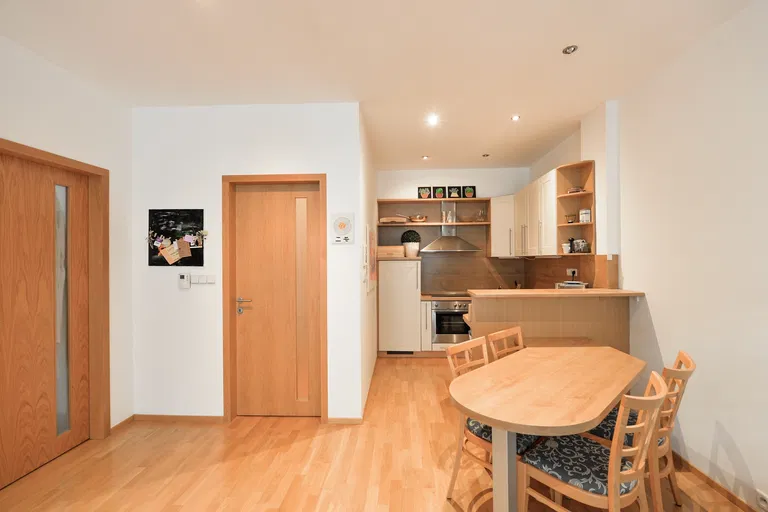 Korunní, Vinohrady - Praha 10 | Predaj, Byt, 2-izbový, 52 m²