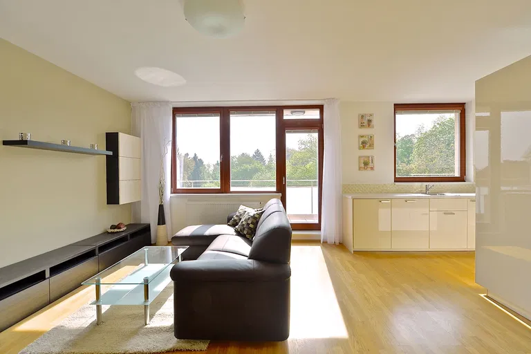 Pod Dvorem, Veleslavín - Praha 6 | Prenájom, Byt, 2-izbový, 78 m²