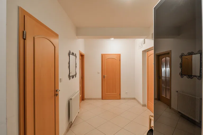 Kakosova, Řeporyje - Prague 5 | Sale, Apartment, Two-bedroom (3+kk), 93 m²