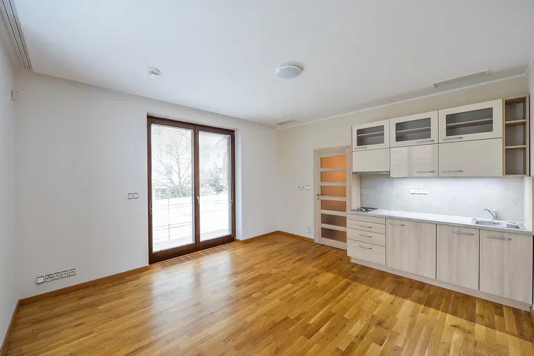 U Dívčích hradů, Smíchov - Praha 5 | Prenájom, Byt, 1-izbový, 35 m²