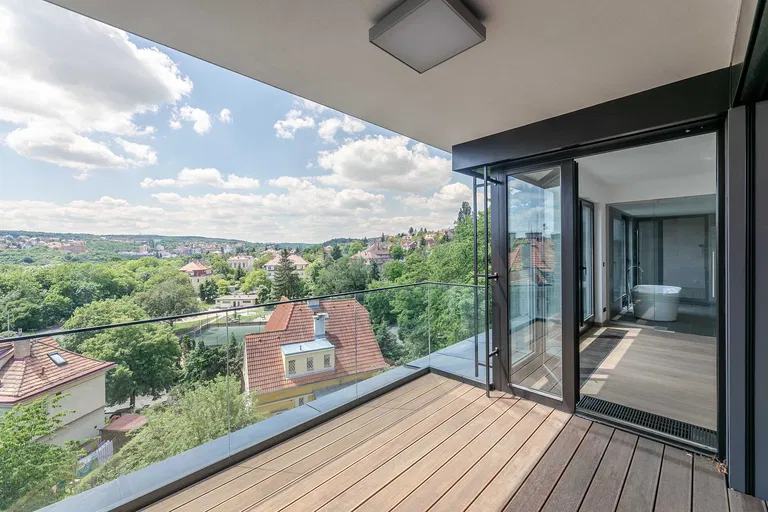 U Pernikářky, Smíchov - Prague 5 | Sale, Apartment, Four-bedroom (5+kk), 253 m²